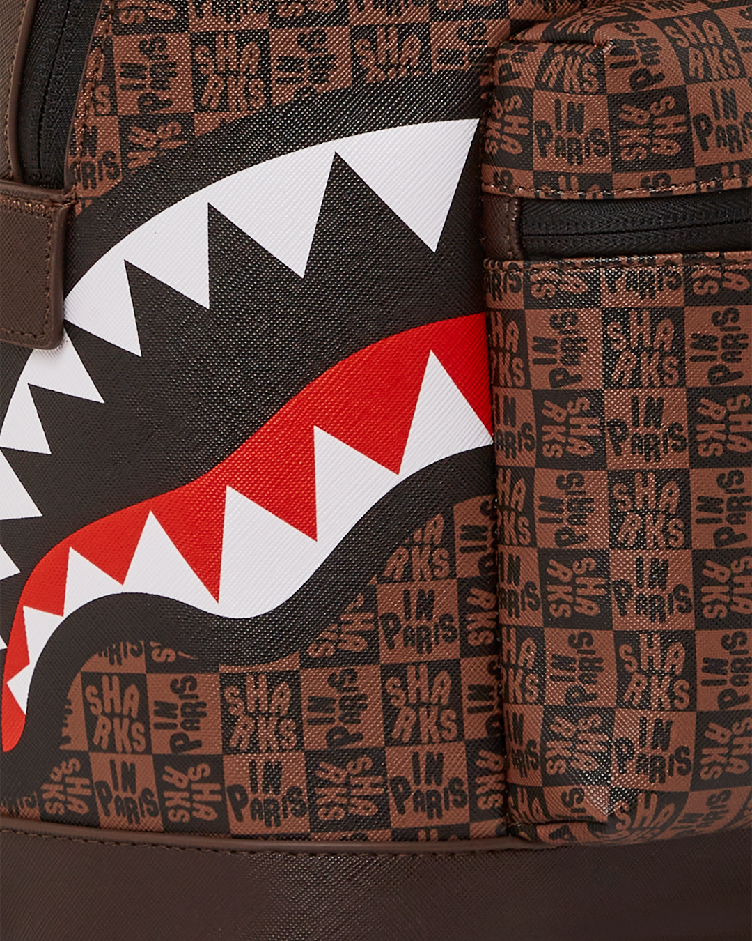 MOCHILA SHARK IN PARIS